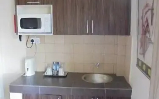 Magharibi Suites Hotel
