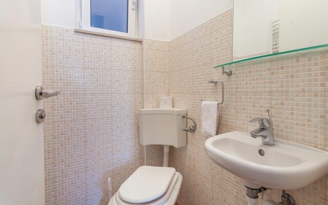 Awesome Home in Podstrana With Wifi and 3 Bedrooms