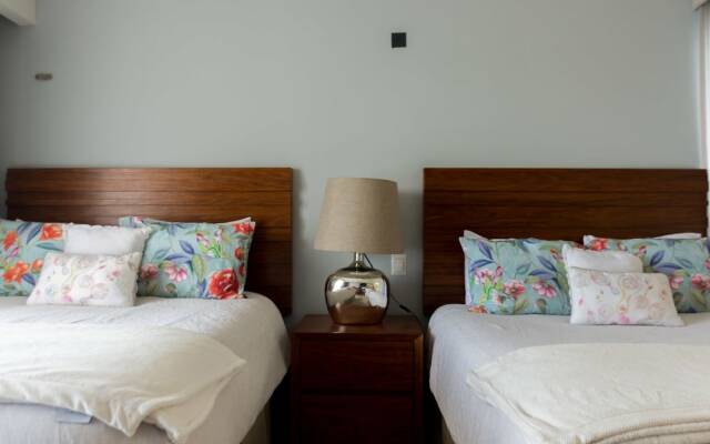 Casa Caleta, Surrounded by Nature, Ideal for Large Groups