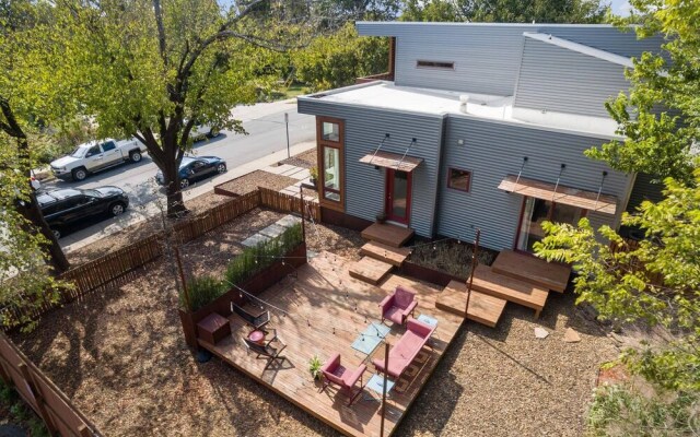 The Local - 2 Blocks to DT Fay - Walk Everywhere!