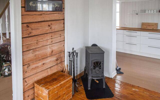 Stunning Home in Lindesnes With 3 Bedrooms and Wifi