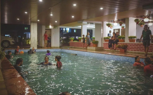 White House Beach Resort