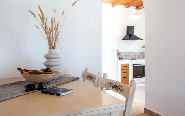 Rosemary Residence in Ampelas. 3 bedroom house