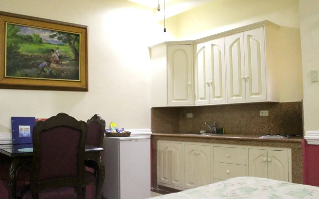 Kokomo's Suites Hotel