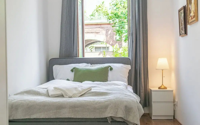 Comfy Stay Near AKH Perfect For Traveler
