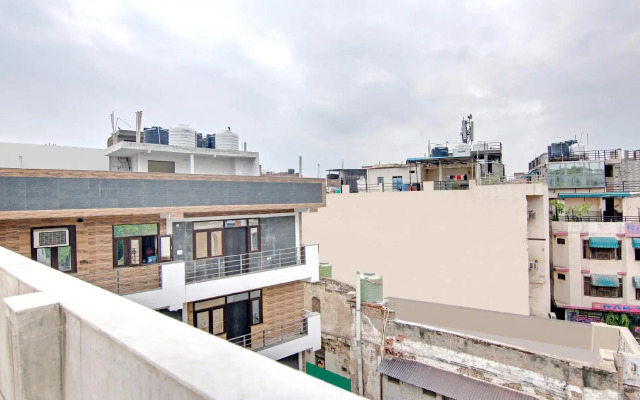 Capital O 16131 Mohit Guest House