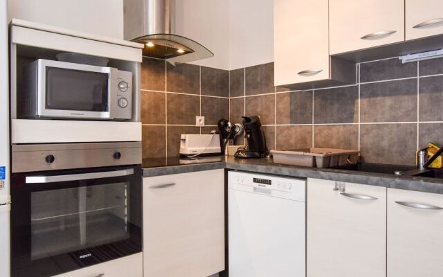 Charming Holiday Home in La Teste-de-buch With Swimming Pool