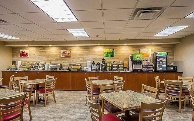 Quality Inn & Suites Fishkill South near I-84