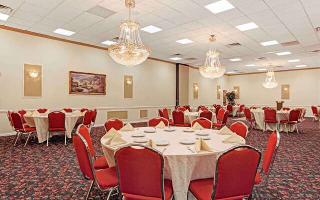 Ramada by Wyndham Flemington