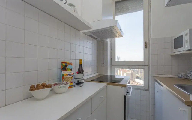 Skyline view Biancamano 1 bdr with balcony by Rentopolis