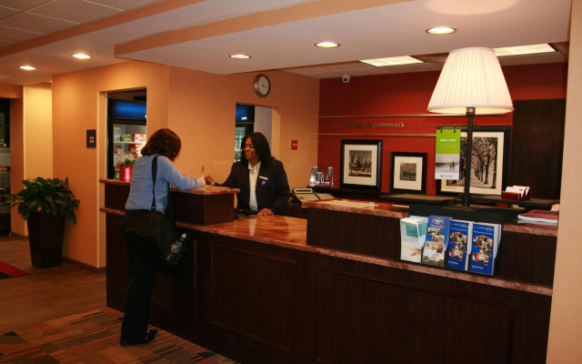 Hampton Inn Long Island / Commack