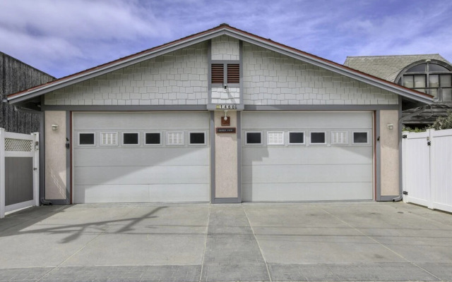 1460 Strand Way 2 Bedroom Home by Redawning