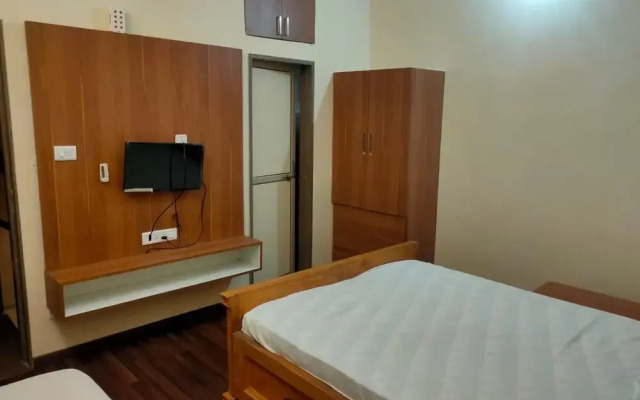 Hotel Milan Gurukul Road