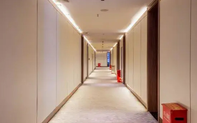 Travl Hotel (Chengde Jiahe Square Municipal Government Branch)