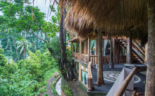 Omunity Bali
