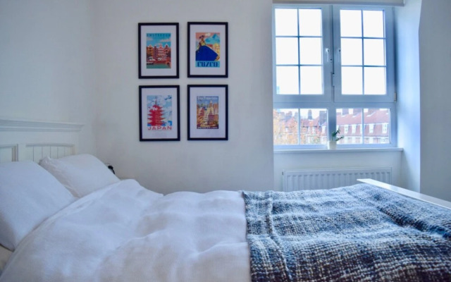 Stylish 2 Bedroom Flat With Views of The Shard