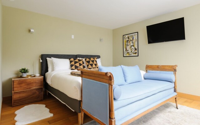 Upscale 4BR House in Condesa