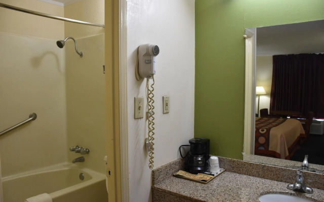 Super 8 By Wyndham Tifton