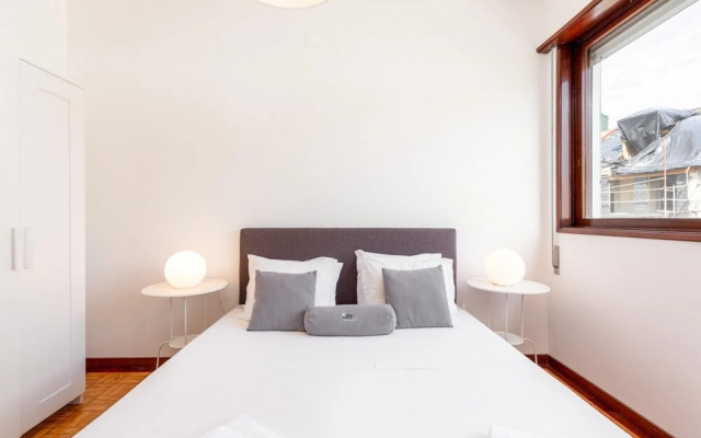 Feel Porto Stylish Flat V