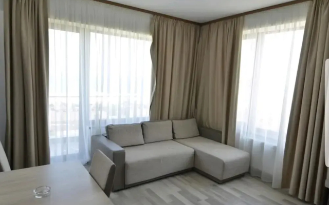 Chic Sea View Apartment Mamaia