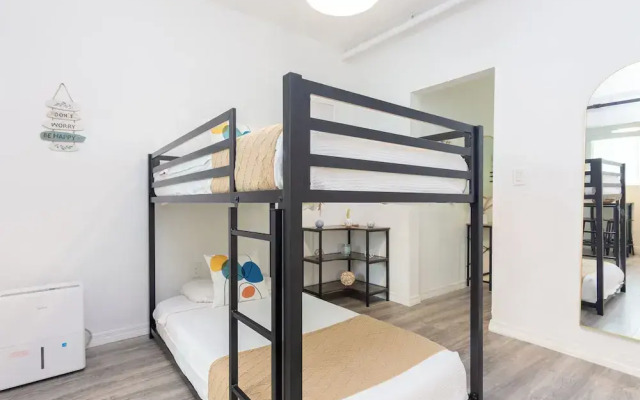 West Deco Boutique Apartments