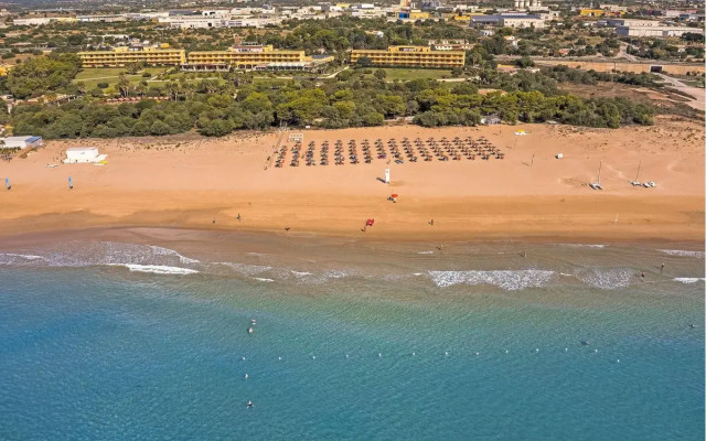 Conte Di Cabrera Hotel Club