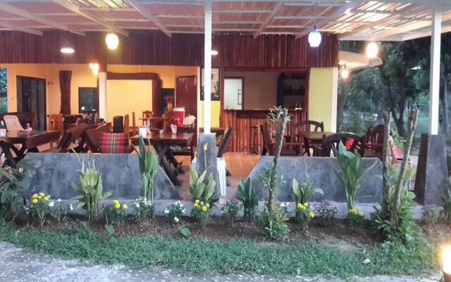 OYO 75380 Bannoichynum Resort Kanchanaburi