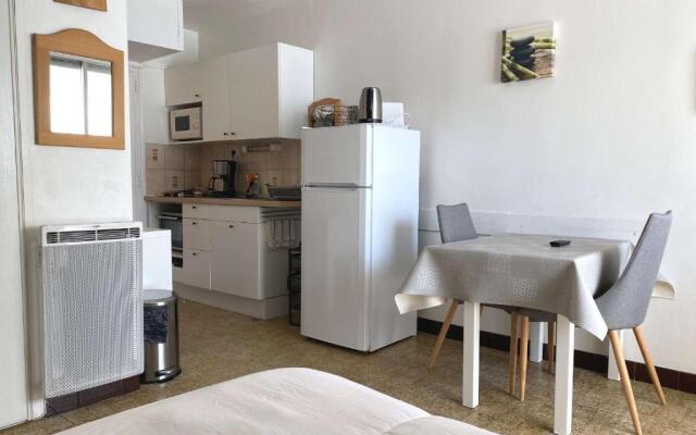 Appartement Balaruc-les-Bains, 1 pièce, 2 personnes - FR-1-553-61