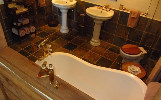 Kohala Lodge- Vacation Rental House