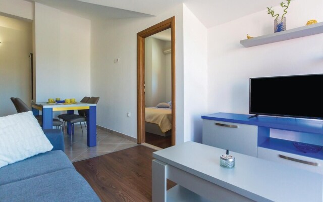 Nice Apartment in Makarska With 1 Bedrooms and Wifi