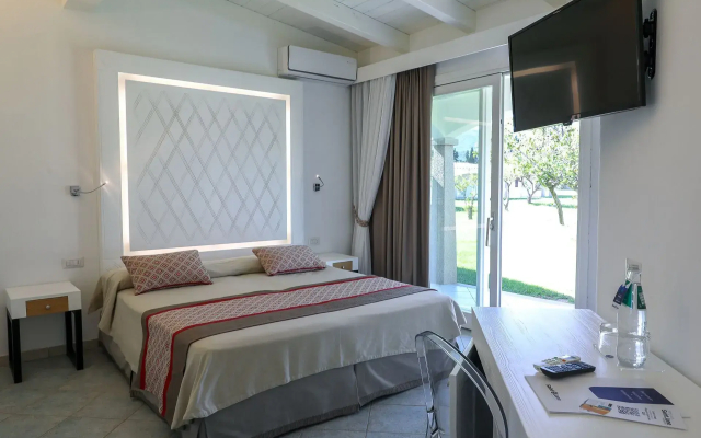Limone Beach Resort