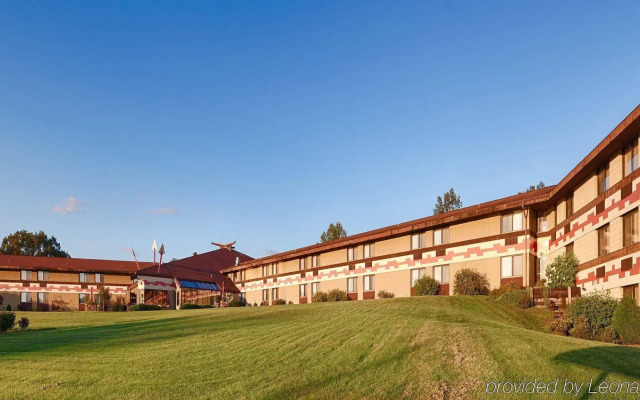 Отель Black River Falls