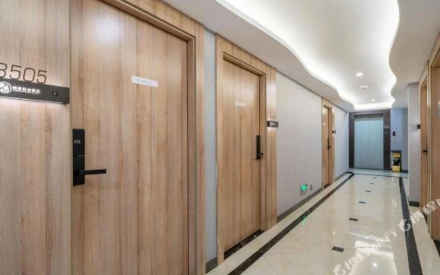 Qingman Light Luxury Hotel (Linping Qiosi Subway Station)