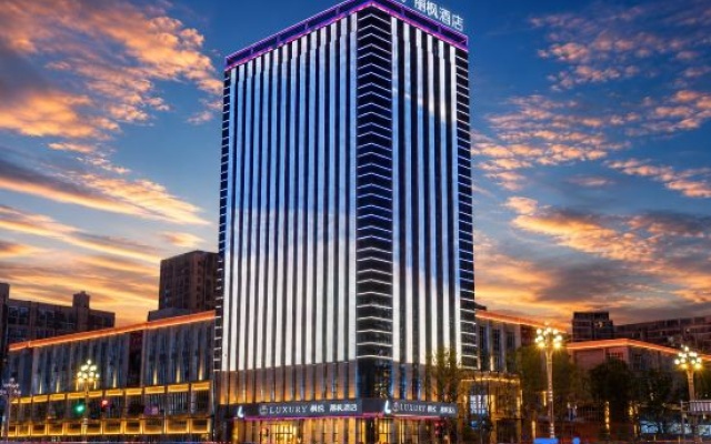 Luxury Hotel