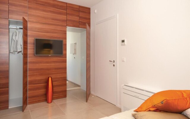 Nice Home in Okrug Gornji With Sauna, Wifi and 5 Bedrooms