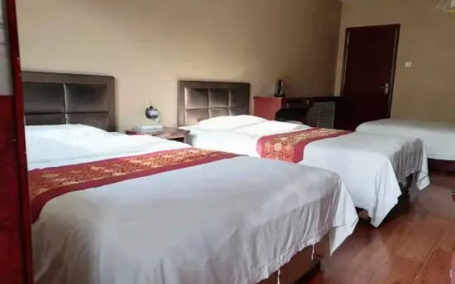 Yanchuan Qinglong Business Hotel