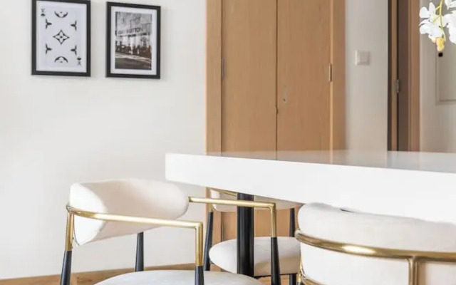 JVC Gem 2BR w maidsroom - Oakley Square