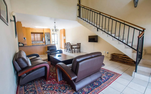 HoyoHoyo Acorns Lodge