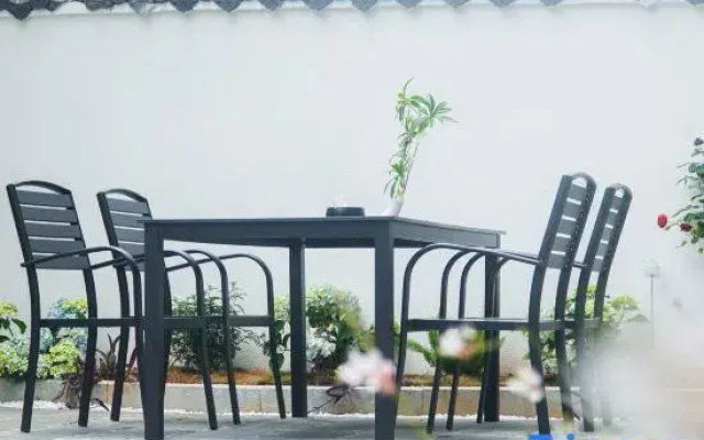 Jingdezhen Jiuge Homestay (Taoxichuan Creative Street)