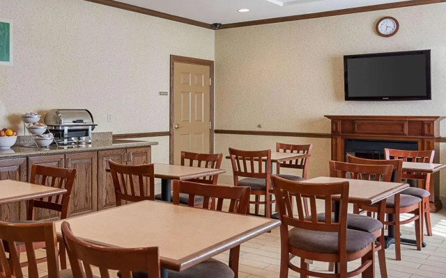 Comfort Inn & Suites Virginia Beach - Norfolk Airport