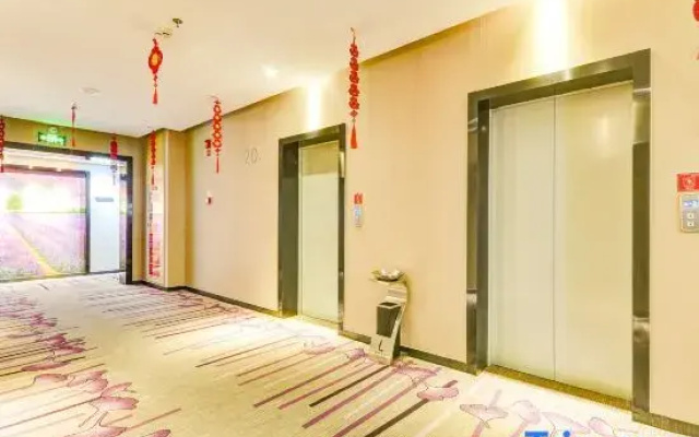 Lavande Hotels (Zhangjiakou Victoria Square)