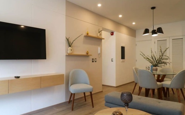 w 2BR With Balcony in Luxury Building Barranco