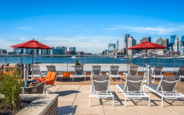 Global Luxury Suites East Boston