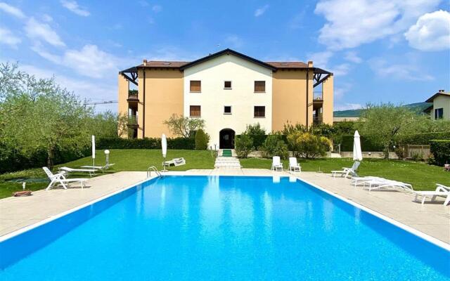 Inviting apartment in Giarole with garden
