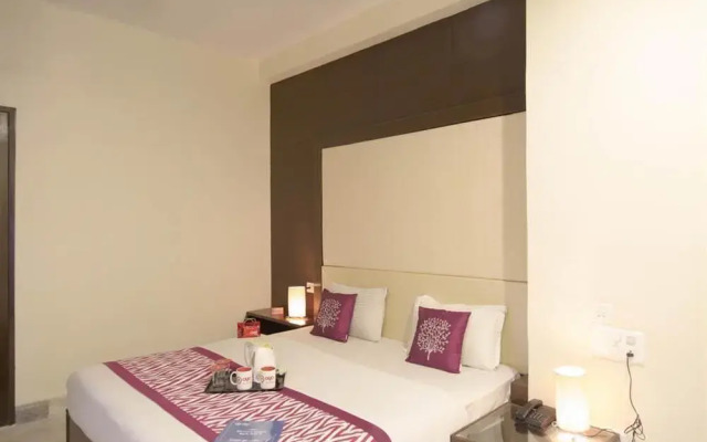 OYO 1322 Hotel Galaxy