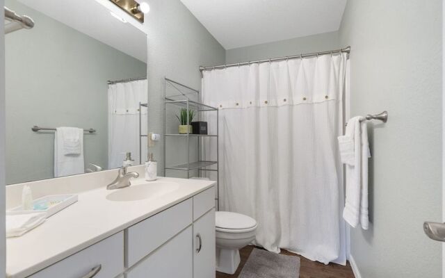 Guest House at The Greens - Dolly Parton's Stampede