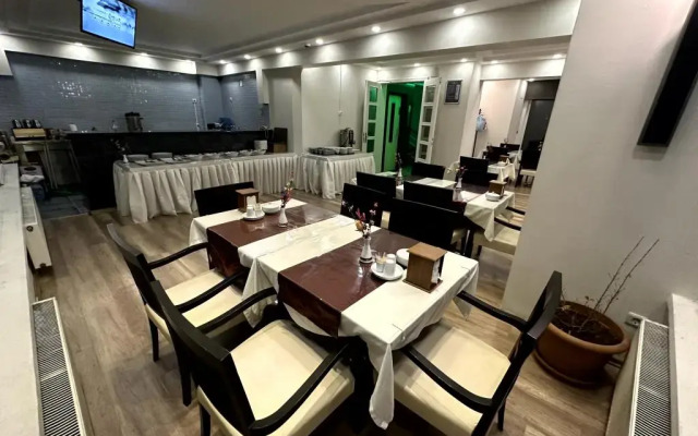 Headman Hotel