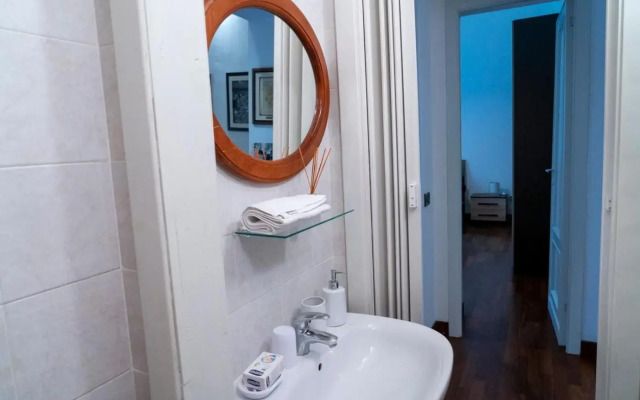 Travellers Photo Home