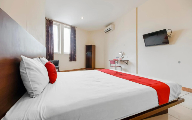 RedDoorz Plus @ Karebosi Area 2