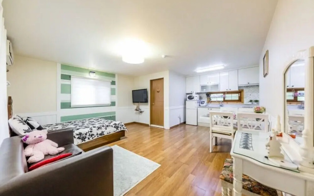 Ravie Pension